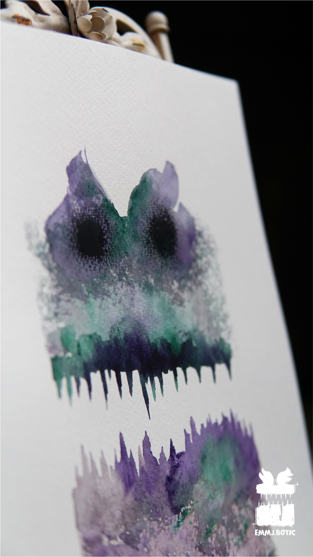 🤖💀🎨#251 "Twilight Terror: Ebony Eyes and Horned Grin" Aquarell Kunst Monster